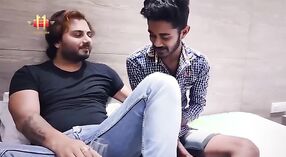 Indiase gay porno video featuring panga ' s heet en vies seks 4 min 40 sec