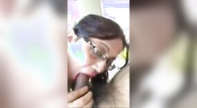 Indiano MILF prende cattivo in questo vero sesso video 0 min 50 sec