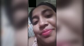 Solowy występ cioci Daihari ze swoim kochankiem na żywo seks wideo 1 / min 40 sec