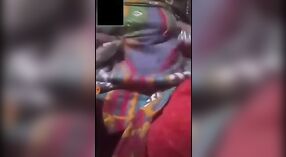 A actuação solo da tia Daihari com o seu amante num vídeo de sexo ao vivo 2 minuto 10 SEC