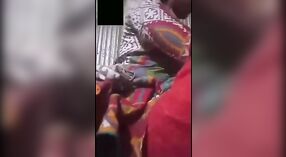 A actuação solo da tia Daihari com o seu amante num vídeo de sexo ao vivo 2 minuto 20 SEC