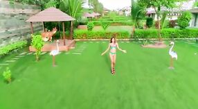 HD BF video di Indiano porno film Noorie con unrated content 16 min 20 sec