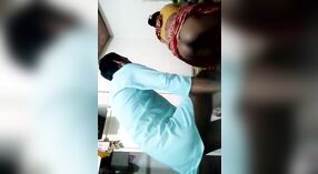 Desi seks tube video van auto driver strippen en having seks met zijn tante 0 min 50 sec