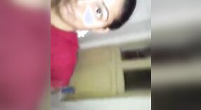 Video crossdressing dari seorang gadis Andhra yang menanggalkan pakaian dalamnya 10 min 20 sec