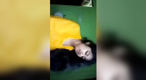 Indiase xxx video van Gazipur meisje zuigen en neuken haar boyfriend 1 min 50 sec