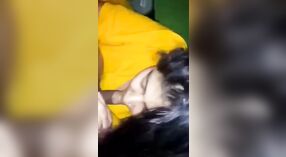 Indiano xxx video di Gazipur ragazza succhiare e cazzo il suo fidanzato 0 min 50 sec