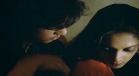 Сексуальное обнаженное видео Ану Агарвал в "Облачной двери" 3 минута 20 сек
