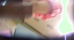 ಗುಪ್ತ ಕ್ಯಾಮೆರಾ ಒಂದು ಕಿಯೋಸ್ಕ್ NRI ಹುಡುಗಿ ತುಂಟ ಪಡೆಯುತ್ತದೆ 2 ನಿಮಿಷ 00 ಸೆಕೆಂಡು