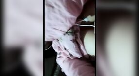 Karachi ' s naakte Tante toont haar Sexy Video 1 min 10 sec