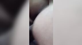 Sexe en levrette avec une beauté bengali dans cette vidéo chaude 3 minute 50 sec