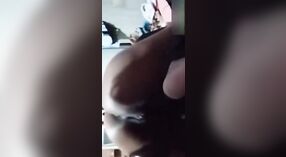 Doggy-style sesso con Bengalese bellezza in questo caldo video 0 min 30 sec