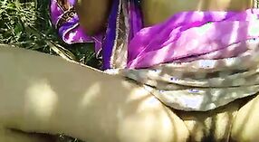 ஒரு அத்தை மற்றும் அவரது காதலன் திறந்தவெளியில் காட்டு உடலுறவின் இந்திய பி.எஃப் வீடியோ 3 நிமிடம் 40 நொடி