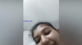 Selfie desnuda de una chica de Dhaka con grandes pechos mostrando sus activos 11 mín. 20 sec