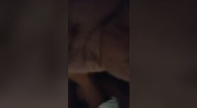 ホテルの部屋で野生の馬に乗ったセックスをしているカップルのインドXXXビデオ 4 分 10 秒