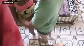 Marathi pokojówka złapany mający szybki seks z perverted właściciel na ukryty krzywka 1 / min 00 sec
