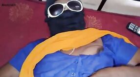 शतरंज चिप्स और केले में एक भाप से भरा तमिल सेक्स दृश्य 1 मिन 10 एसईसी