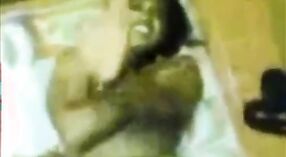 TSsn-Video von der heißen und dampfenden sexuellen Begegnung der Tante im Pool 2 min 20 s