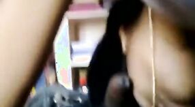 Cantik tamil video saka mlumpat lan nguber pitik jago nglukis 2 min 00 sec