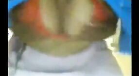 شہوانی ، شہوت انگیز ویڈیو کی چاچی مدورائی مشت زنی 1 کم از کم 50 سیکنڈ