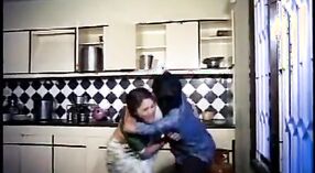 Semaya在泰米尔语色情电影中与一个年轻的奇尔库家伙一起肮脏的性爱场面 6 敏 10 sec