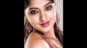 Sexy en sensueel clips van een prachtige Tamil Actrice 2 min 20 sec