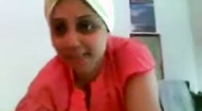 جميلة التاميل طالب جامعي في فيديو مثير 2 دقيقة 10 ثانية