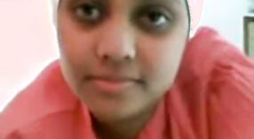 جميلة التاميل طالب جامعي في فيديو مثير 0 دقيقة 50 ثانية