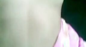 Hermosa chica universitaria de Tirupur es filmada en un video de sexo sucio 0 mín. 40 sec