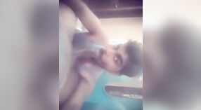 Das schwule indische Babe Madurai Gibt einen sinnlichen Blowjob und Schluckt Sperma 2 min 30 s