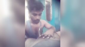 Gej Indian Babe Madurai daje zmysłowy sex Oralny i połyka spermę 0 / min 50 sec
