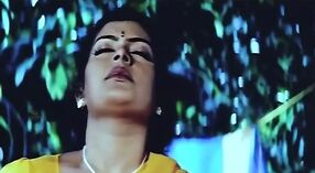 சாஸ் மோவாய் மற்றும் ஒரு நீராவி குழு செக்ஸ் காட்சியில் ஒரு மார்பளவு பெண் 0 நிமிடம் 0 நொடி