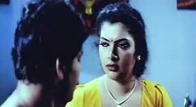 சாஸ் மோவாய் மற்றும் ஒரு நீராவி குழு செக்ஸ் காட்சியில் ஒரு மார்பளவு பெண் 0 நிமிடம் 40 நொடி