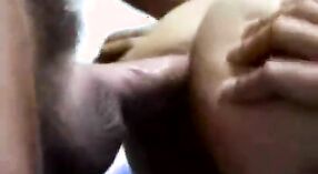 Tamilski seks wideo: zmysłowe i erotyczne doświadczenie 2 / min 40 sec