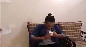 Big assed tamil tia fica para baixo e sujo neste vídeo 2 minuto 50 SEC