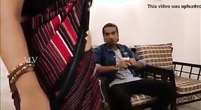 بڑی گدی تامل چاچی اس ویڈیو میں نیچے اور گندی ہو جاتا ہے 3 کم از کم 20 سیکنڈ