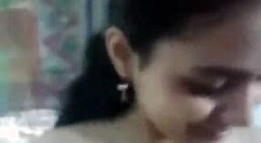 Gadis perguruan tinggi Tamil Kama Keech menjadi nakal di video rumahnya 2 min 40 sec
