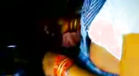 Ibu Rumah Tangga Tamil yang ketat Menjadi Nakal dalam Video Seks Baru ini 6 min 10 sec