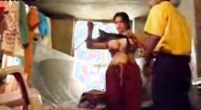 Wunderschönes tamilisches Pornovideo mit einem heißen Mädchen aus Salem 2 min 20 s