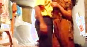 Wunderschönes tamilisches Pornovideo mit einem heißen Mädchen aus Salem 3 min 00 s