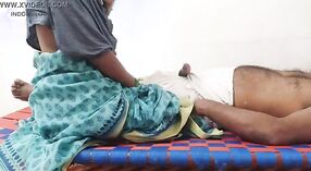 Tamilische Hausfrau gönnt sich Sex mit dem Onkel ihres Nachbarn 5 min 20 s