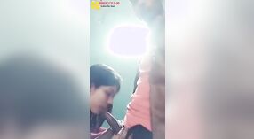 Gadis perguruan tinggi Tamil membintangi film beruap setelah menyelesaikan sekolah 0 min 0 sec