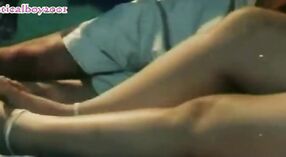 Ches Mowayes Tamilische Dicke Titten in einem Nacktfilm 0 min 50 s