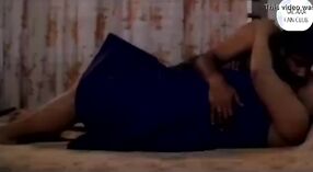 Shaquilas Sari-bekleideter Körper ist in diesem XXX tamilischen Schachvideo vollständig zu sehen 0 min 50 s