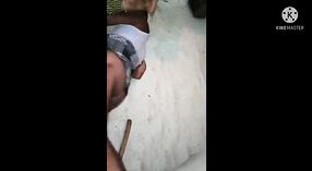 Vidéo de sexe indien d'une sœur cadette dans un village télougou 1 minute 40 sec