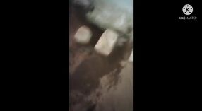 Video seks India dari seorang adik perempuan di desa Telugu 3 min 00 sec