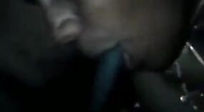 Tamil Desi Salem vibe: um beijo sensual e Vídeo de sexo 0 minuto 0 SEC