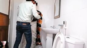 कार्यालय में एक लड़की को शतरंज पढ़ने सचिव के बाथरूम सेक्स वीडियो 0 मिन 0 एसईसी