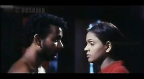 Une belle actrice tamoule joue dans une vidéo torride 1 minute 10 sec