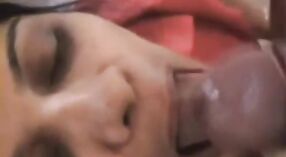 তামিল আন্টি ওম্বি একটি বাষ্পীয় পুলসাইড চাটানো সেশন উপভোগ করে 10 মিন 20 সেকেন্ড