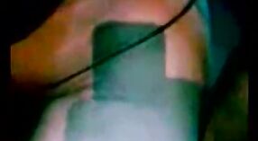 Splendida Tamil zie in un sensuale nudo video 3 min 00 sec
